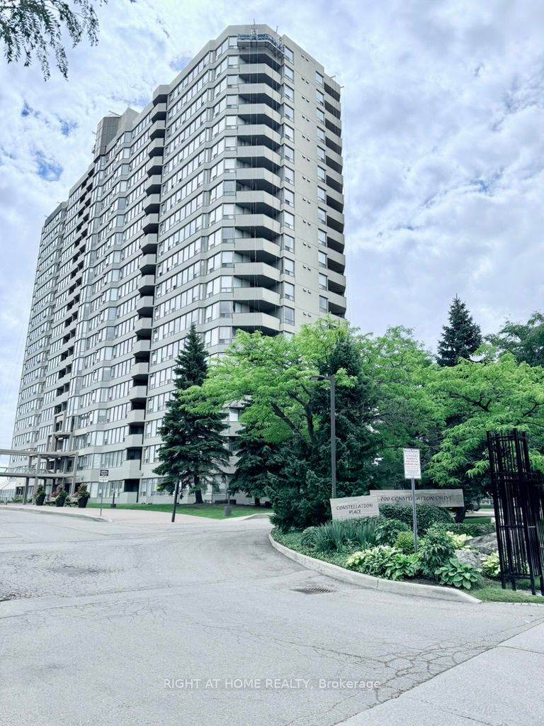 700 Constellation Drive - Photo 1