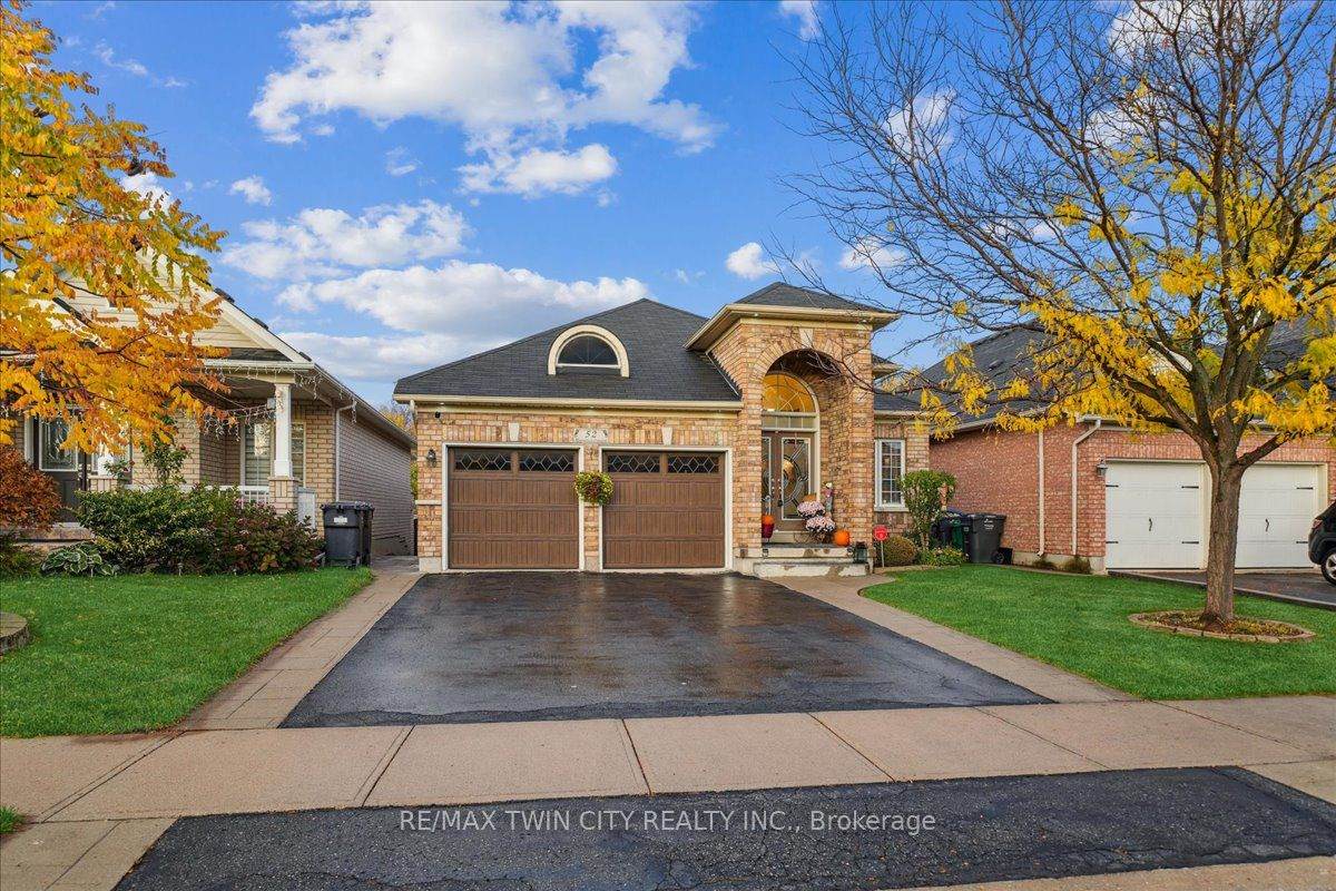 52 Mistycreek Crescent - Photo 1