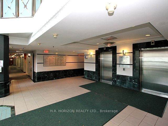 https://bt-photos.global.ssl.fastly.net/toronto/orig_boomver_1_W12754622-1.jpg