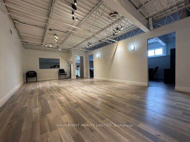 https://bt-photos.global.ssl.fastly.net/toronto/orig_boomver_1_W12773150-1.jpg