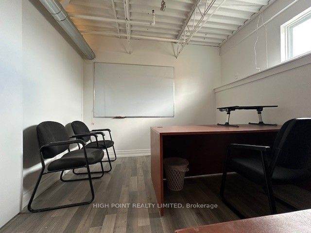 https://bt-photos.global.ssl.fastly.net/toronto/orig_boomver_1_W12773150-1.jpg