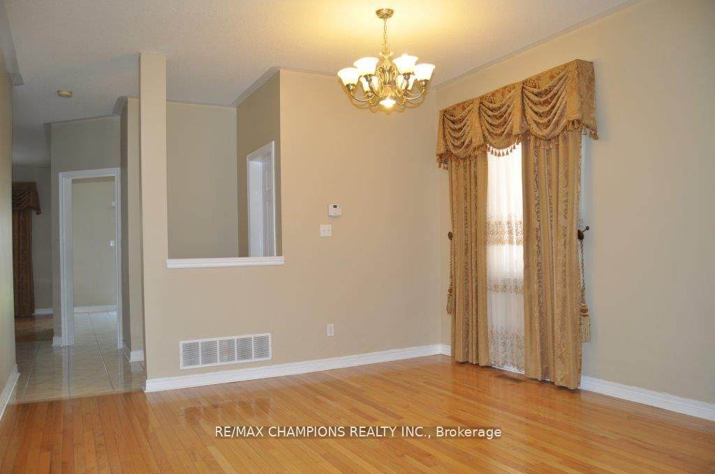 https://bt-photos.global.ssl.fastly.net/toronto/orig_boomver_1_W13089036-1.jpg