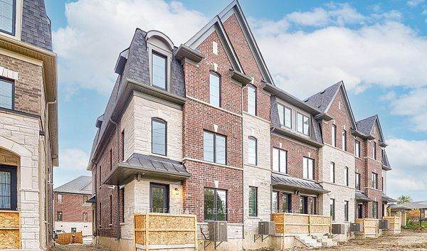 https://bt-photos.global.ssl.fastly.net/toronto/orig_boomver_1_W13434628-1.jpg