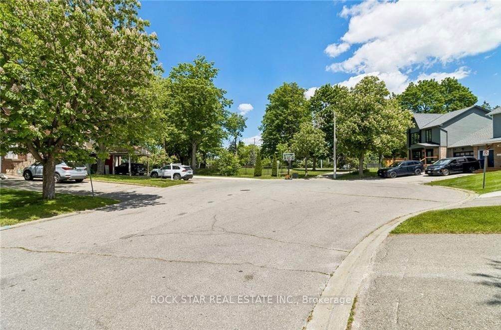 https://bt-photos.global.ssl.fastly.net/toronto/orig_boomver_1_W13531600-1.jpg