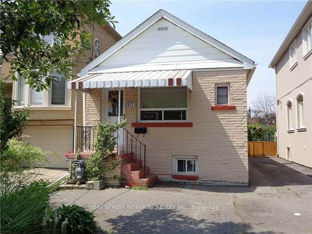 970 Briar Hill Avenue - Photo 1
