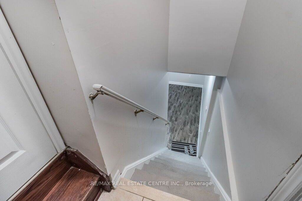 https://bt-photos.global.ssl.fastly.net/toronto/orig_boomver_1_W13615304-1.jpg