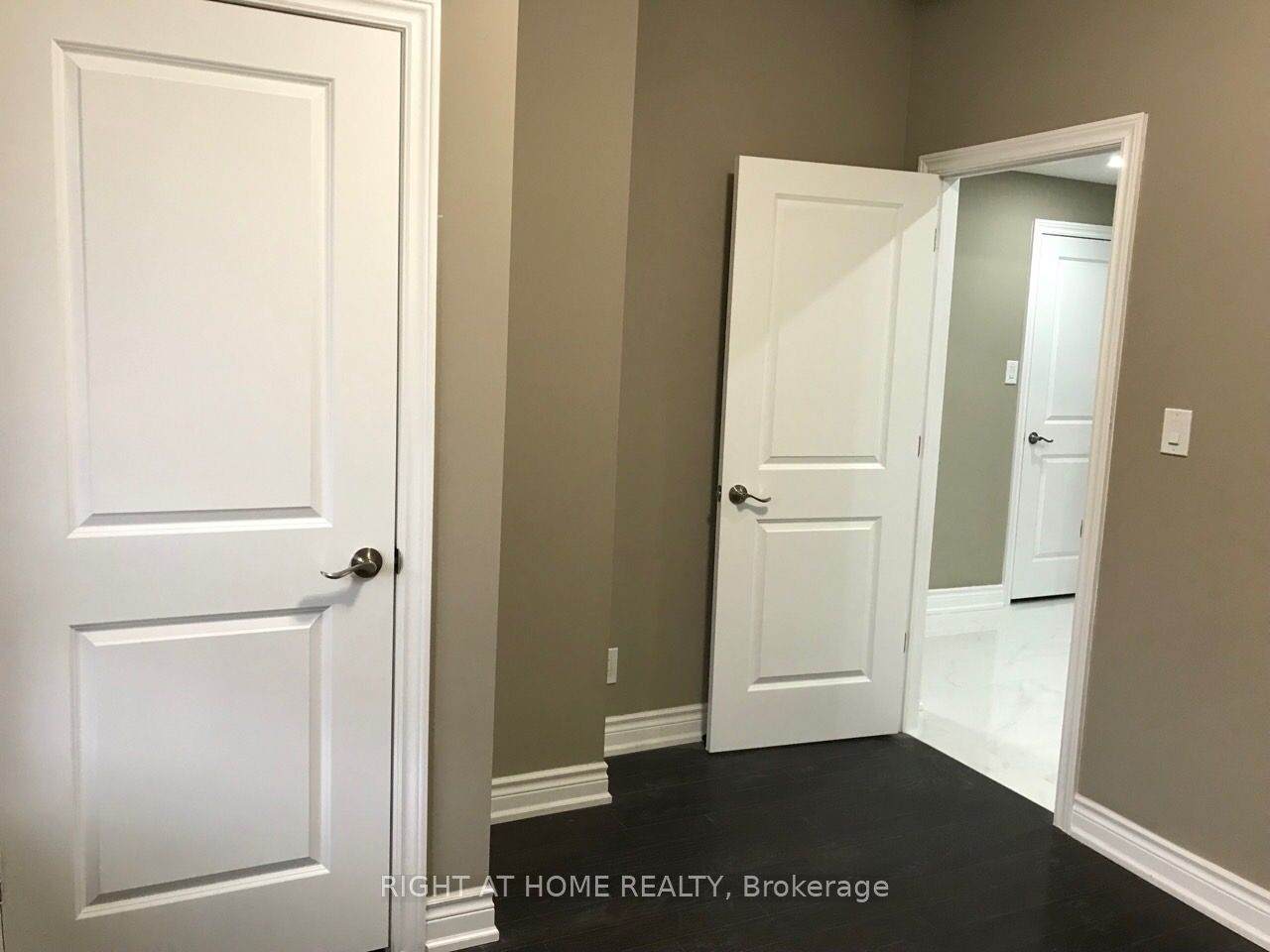 https://bt-photos.global.ssl.fastly.net/toronto/orig_boomver_1_W13623554-1.jpg