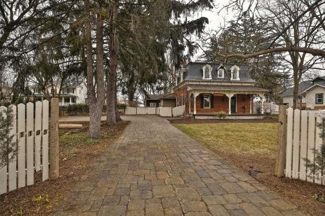1105 Sixth Line - Photo 1