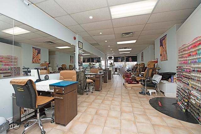 2515 Hurontario St - Photo 1