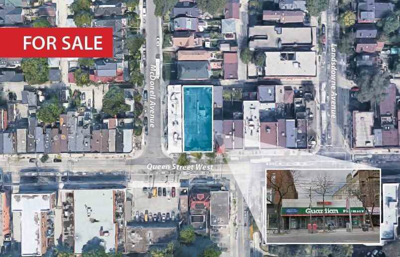 1488 Queen St - Photo 1