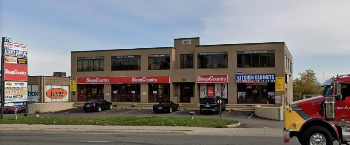 776 Dundas St - Photo 1