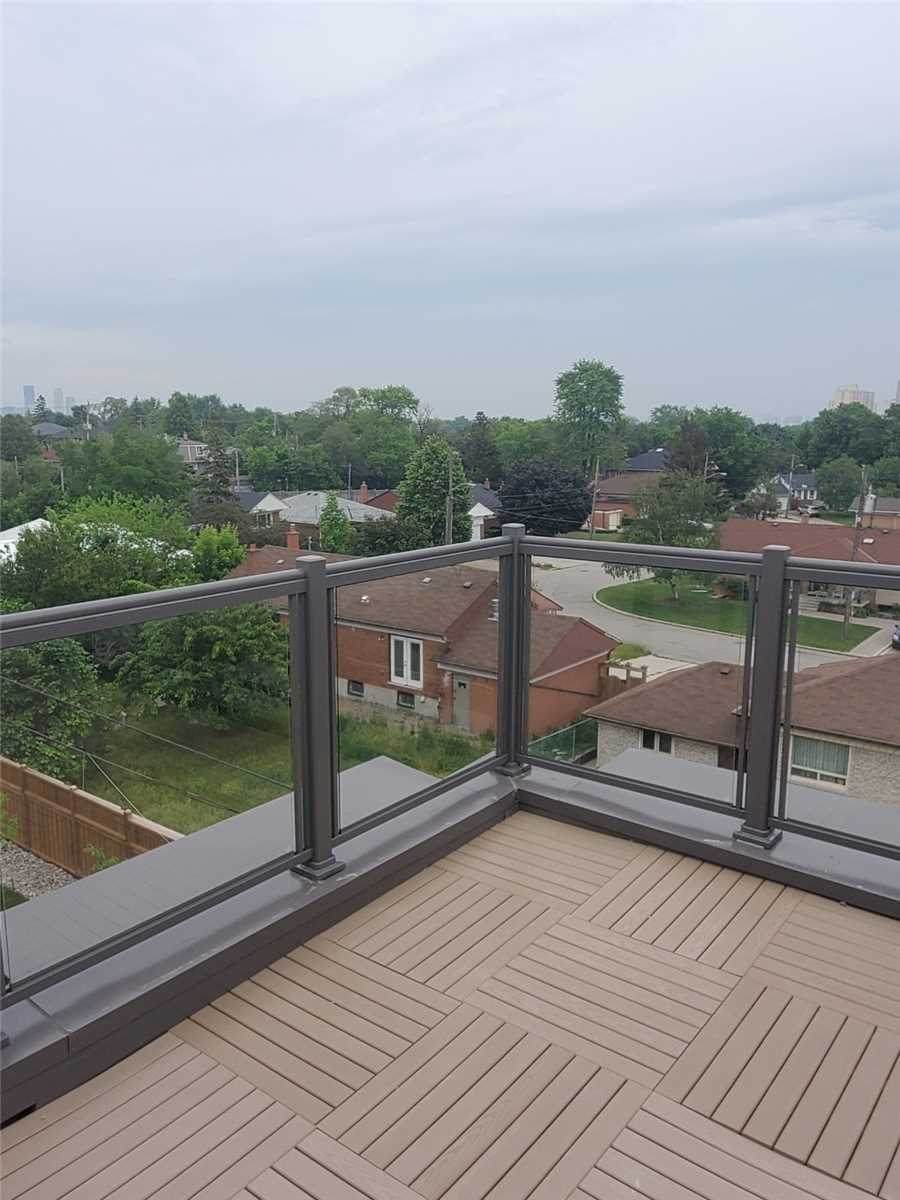 717 Lawrence Ave - Photo 1