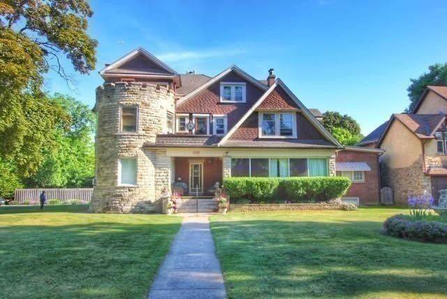 180 Queens Dr - Photo 1