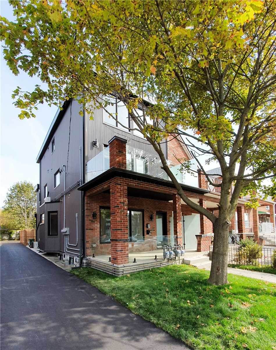 1175 Dovercourt Rd - Photo 1