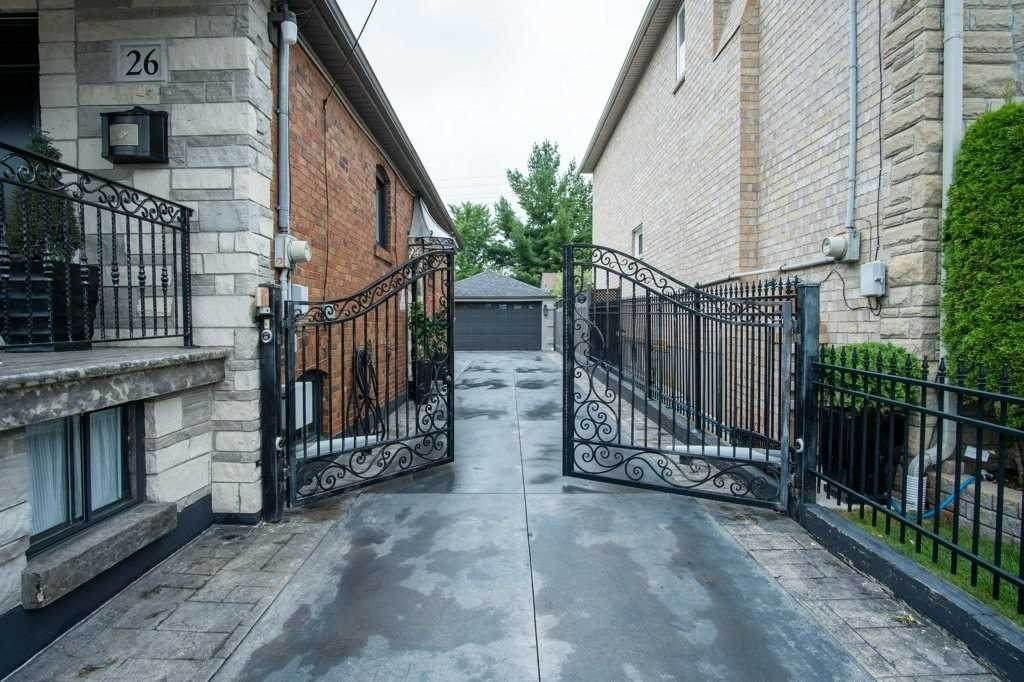 26 Brandon Ave - Photo 1