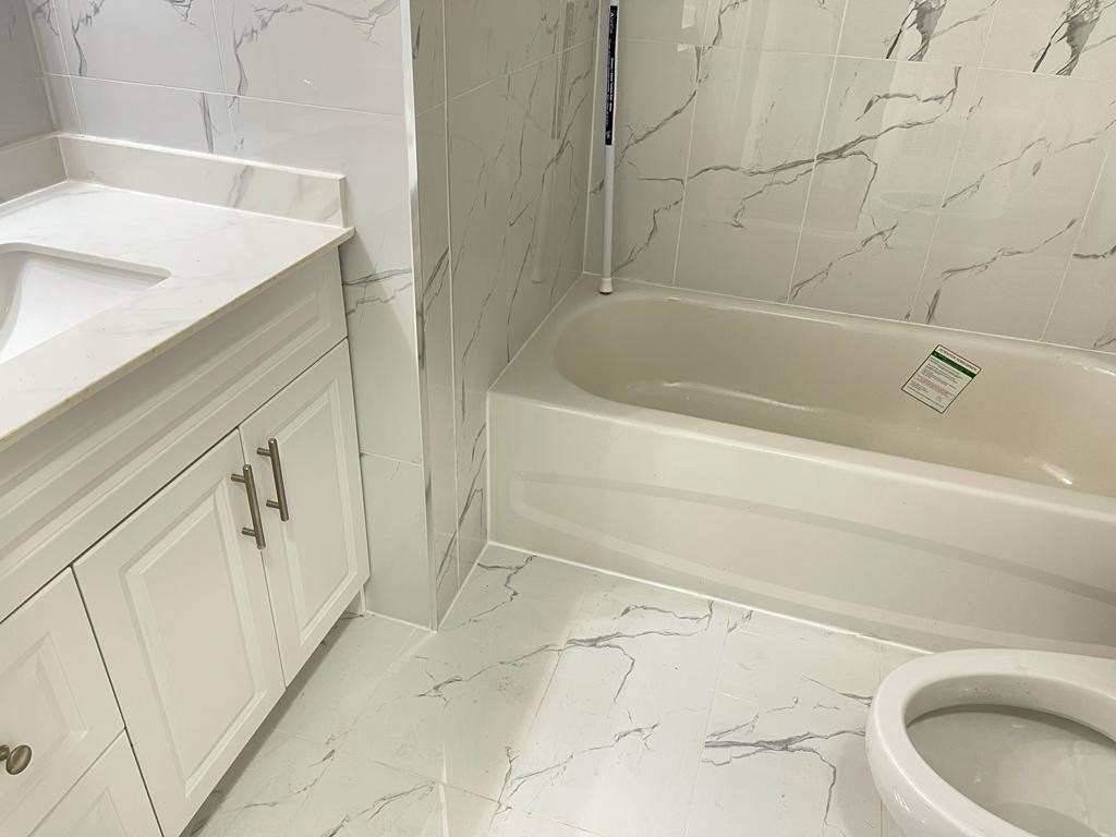 1237 Bloor St - Photo 1