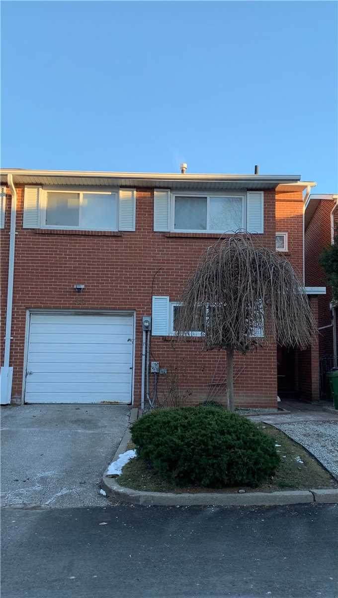 35 Thistledown Blvd - Photo 1