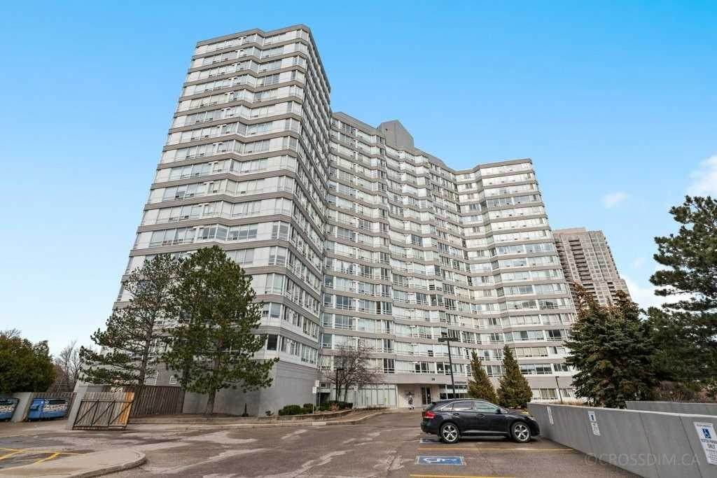 50 Kingsbridge Garden Circ - Photo 1