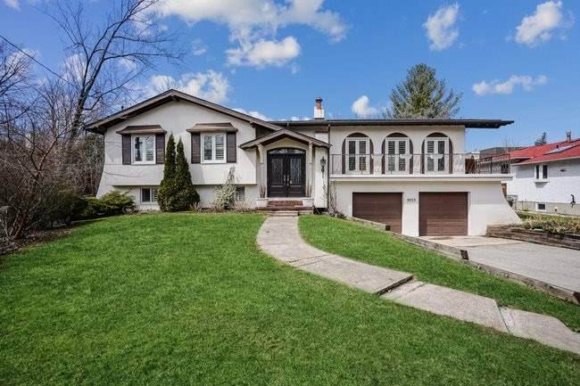 2033 Lakeshore Rd - Photo 1