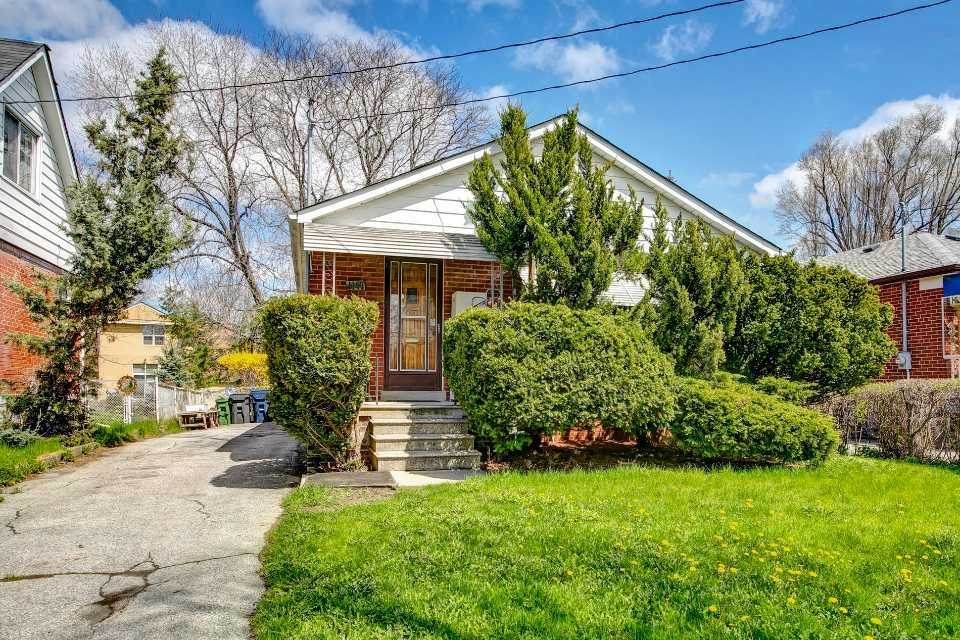 1147 Islington Ave - Photo 1