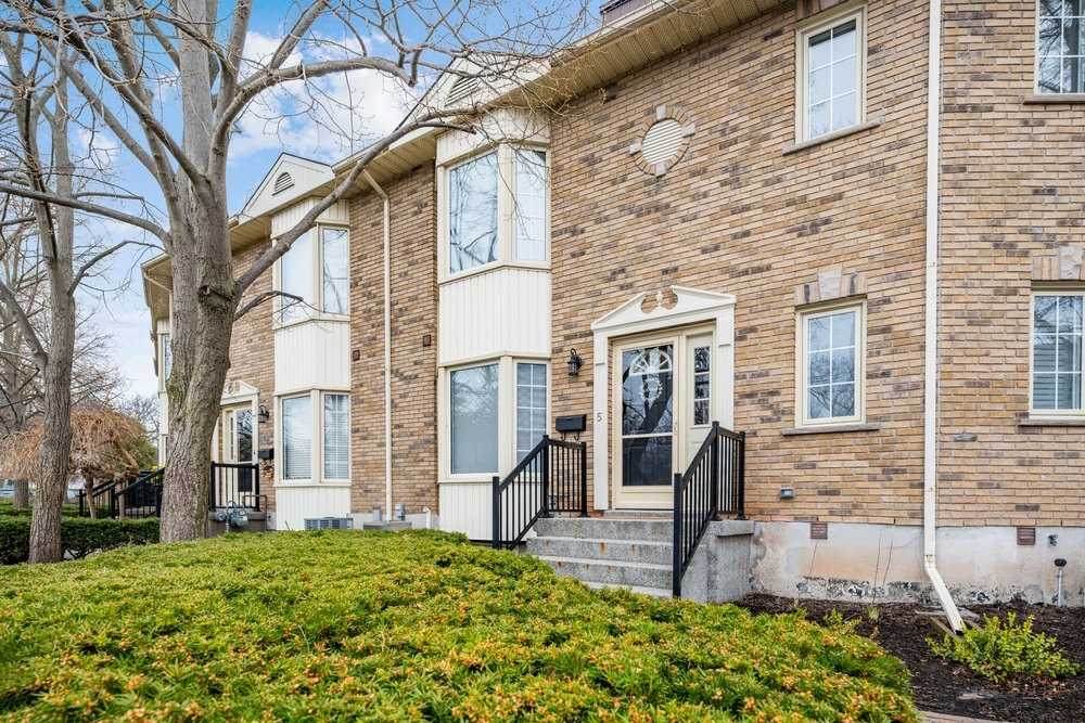 2110 New St - Photo 1