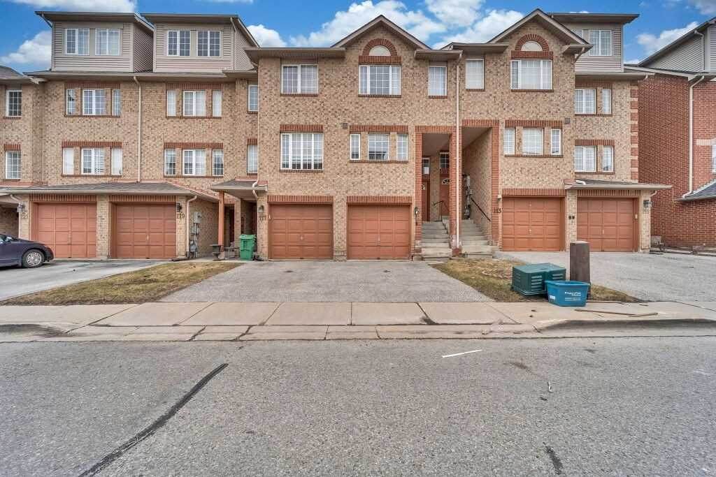 115 Spadina Rd - Photo 1