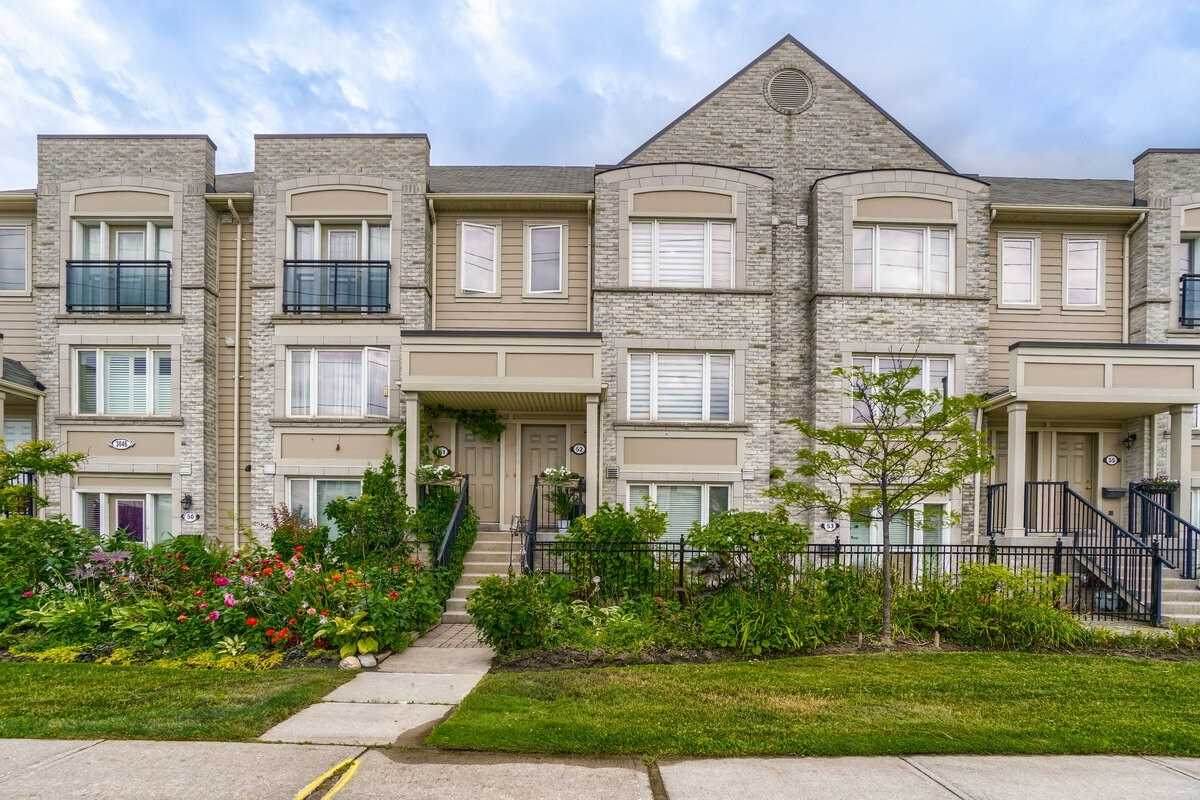 3046 Eglinton Ave - Photo 1