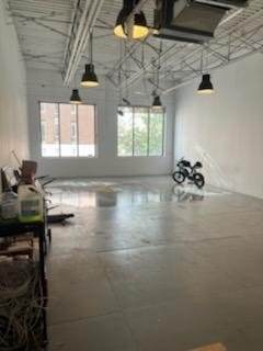 300 Campbell Ave - Photo 1