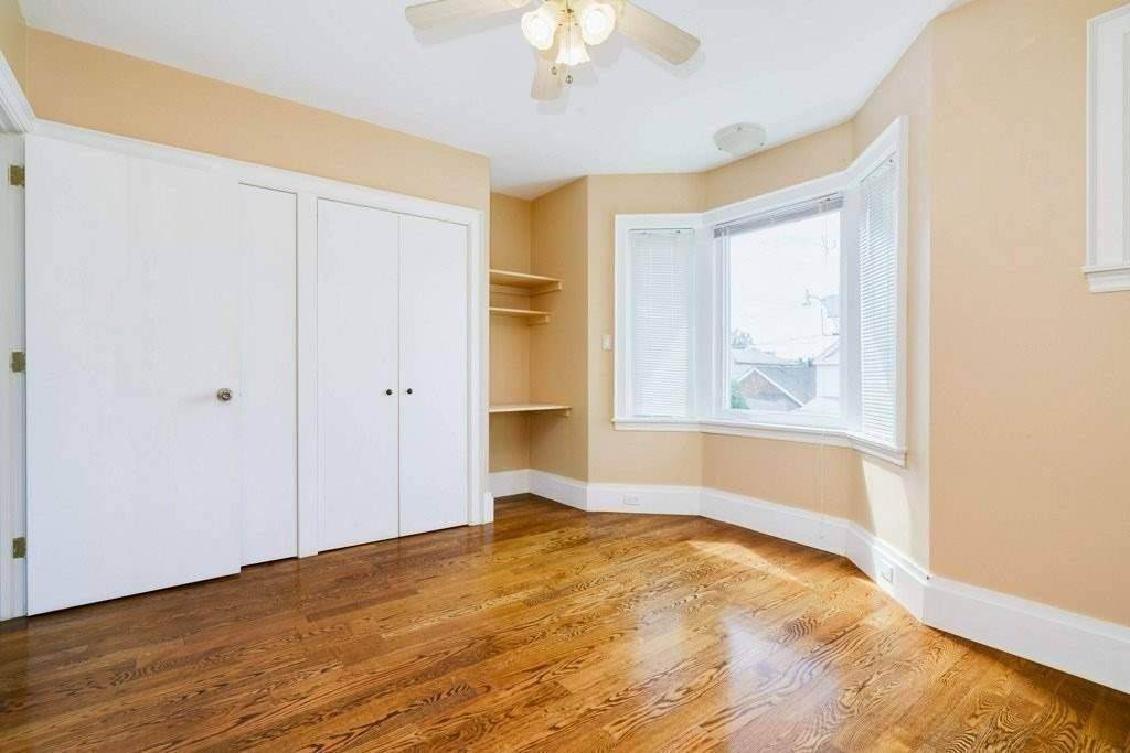65 Blackthorn Ave - Photo 1