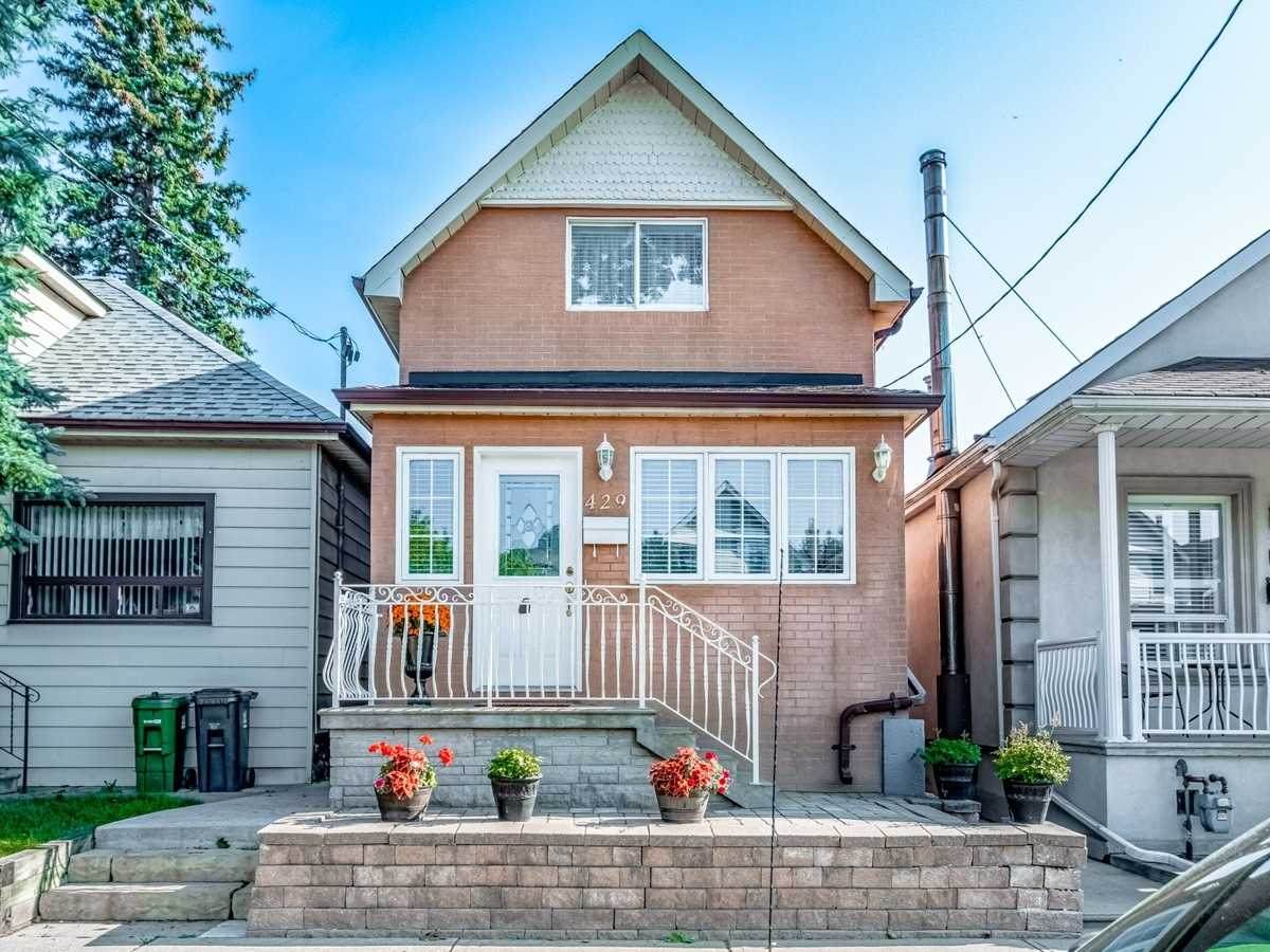 429 Maybank Ave - Photo 1