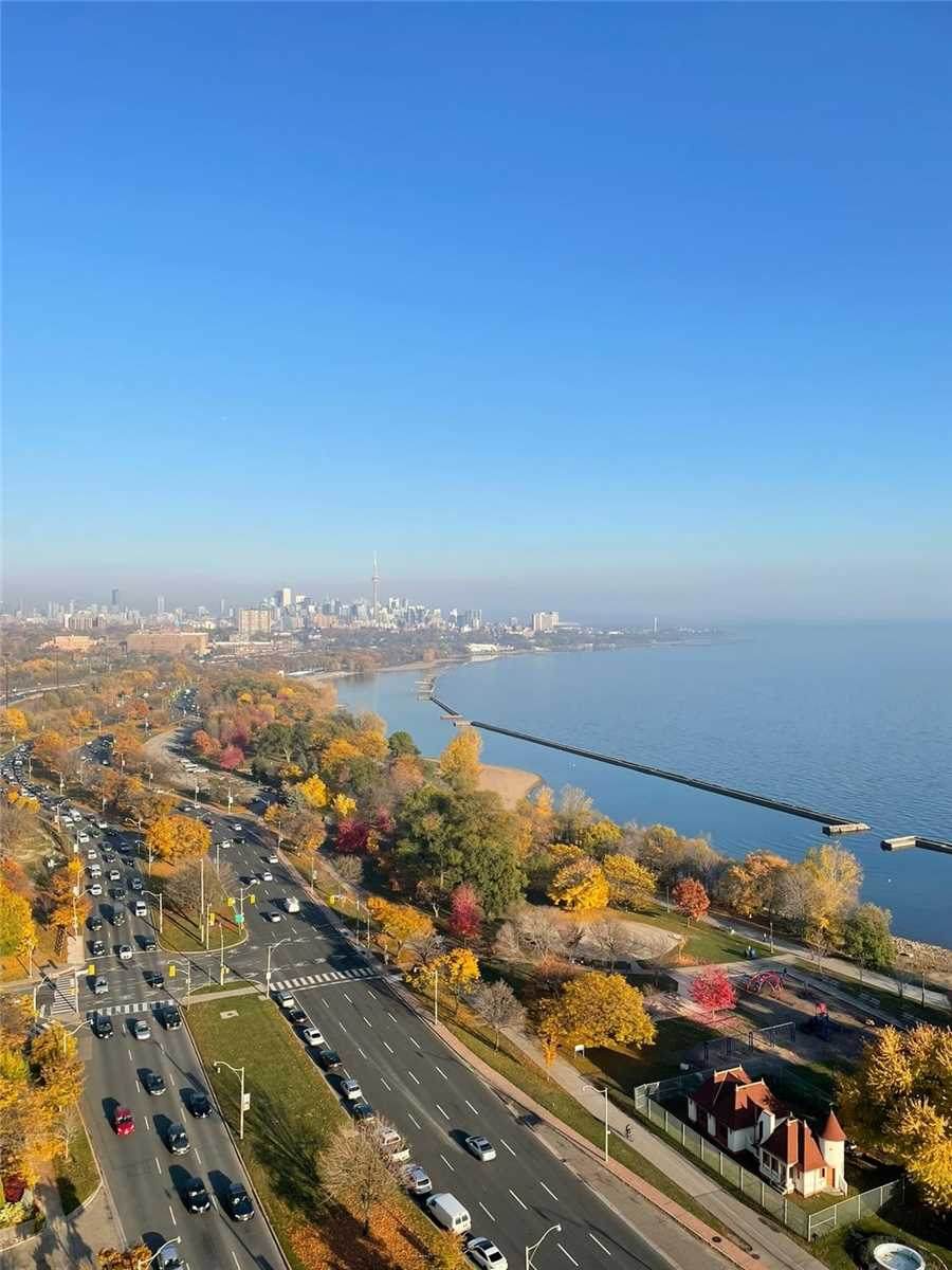 1926 Lake Shore Blvd - Photo 1