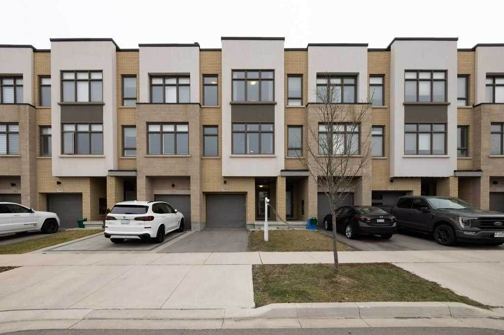 220 Squire Cres - Photo 1