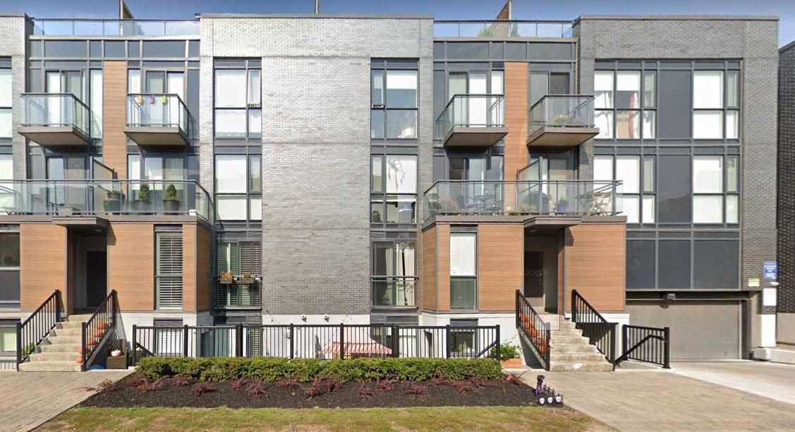 370 Wallace Ave - Photo 1