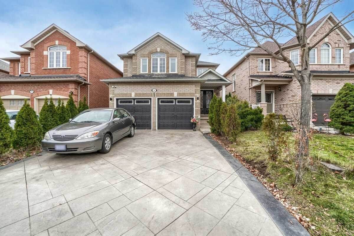 15 Fallstar Cres - Photo 1