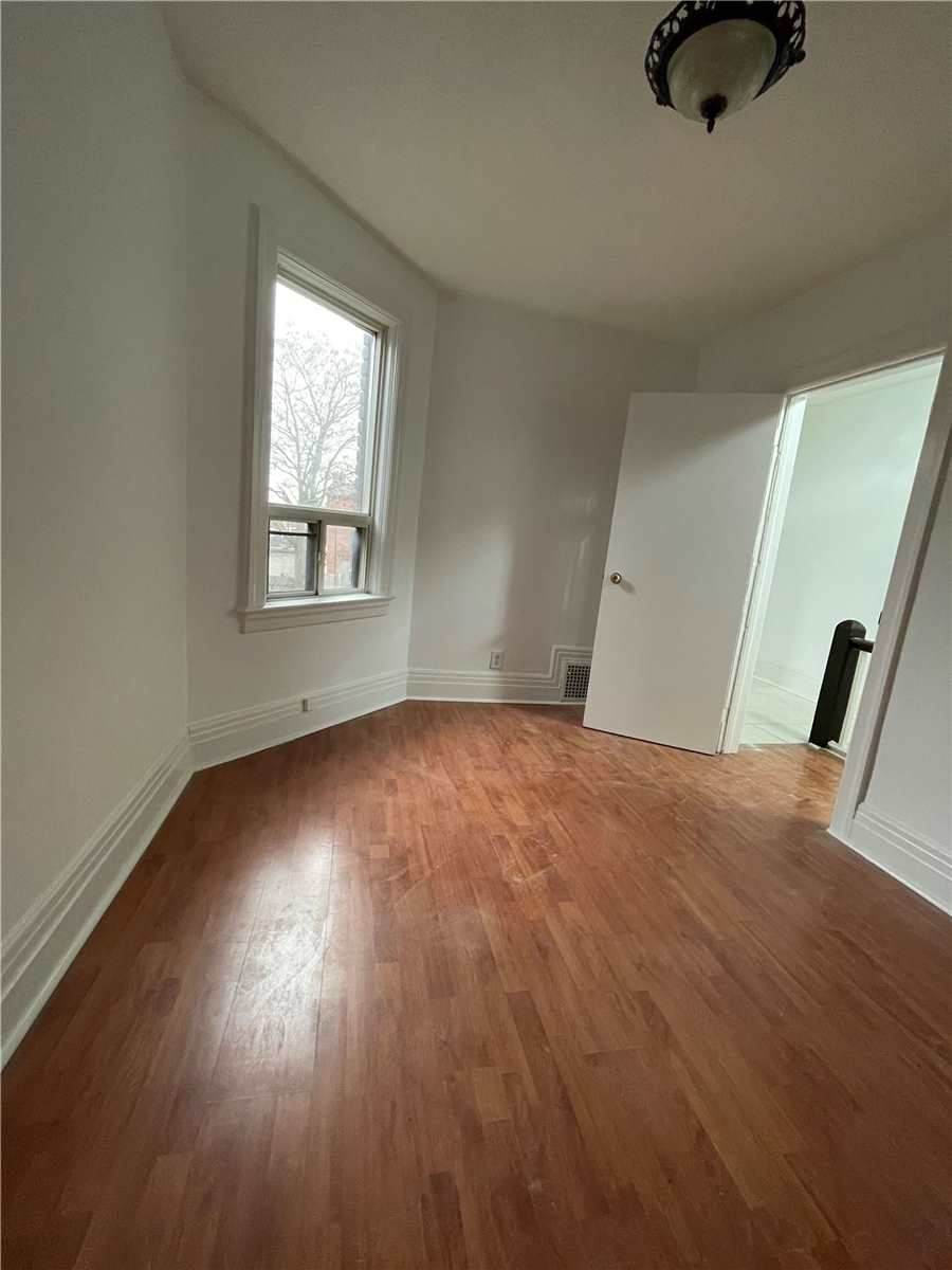 1228 Dufferin St - Photo 1