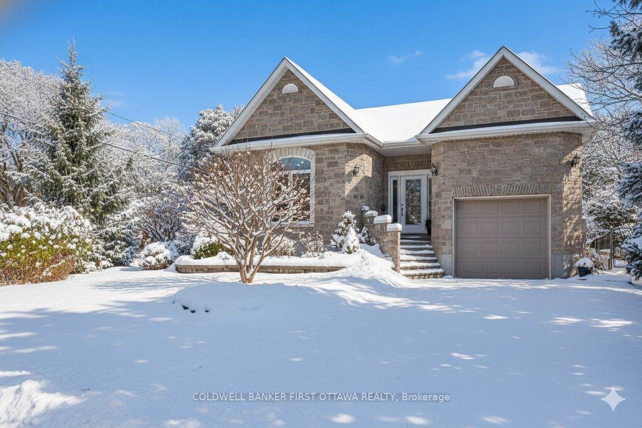 475 Moffatt Street - Photo 1