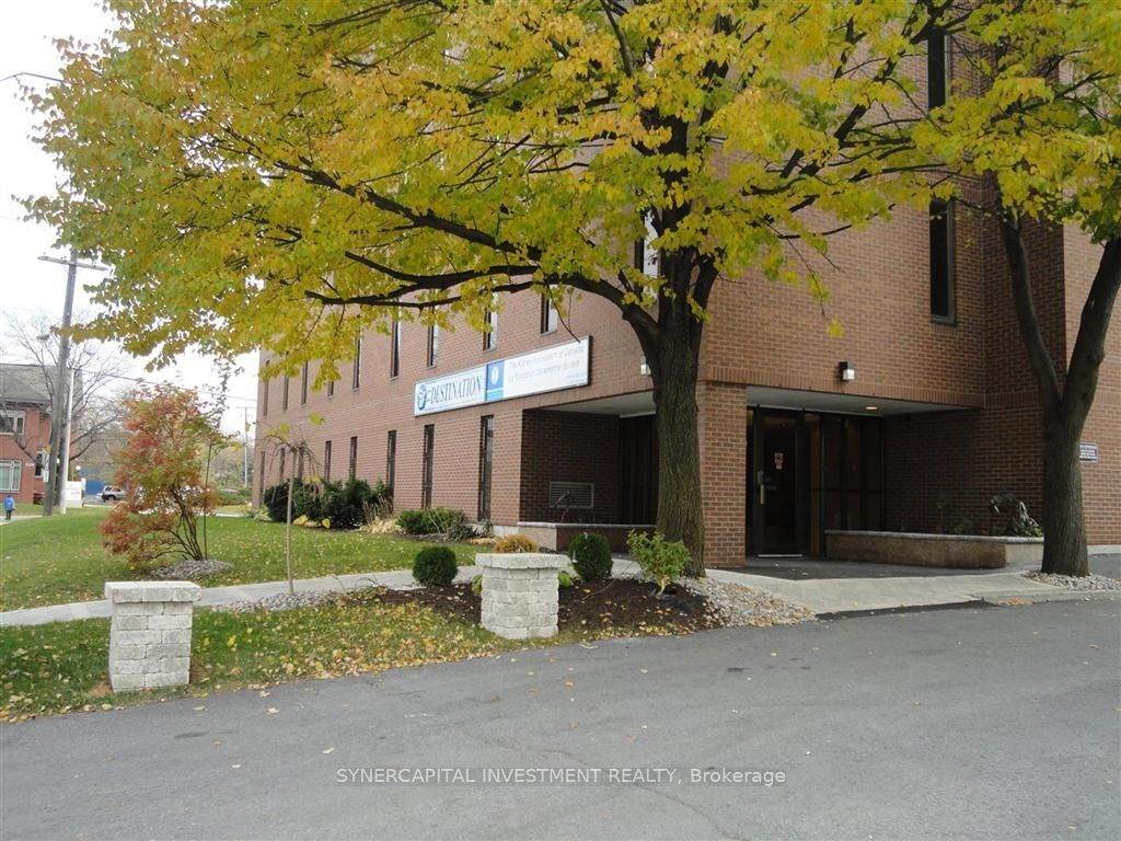 1376 Bank Street - Photo 1