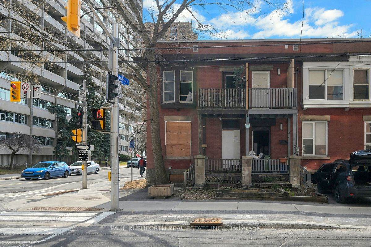 https://bt-photos.global.ssl.fastly.net/toronto/orig_boomver_1_X12774860-1.jpg