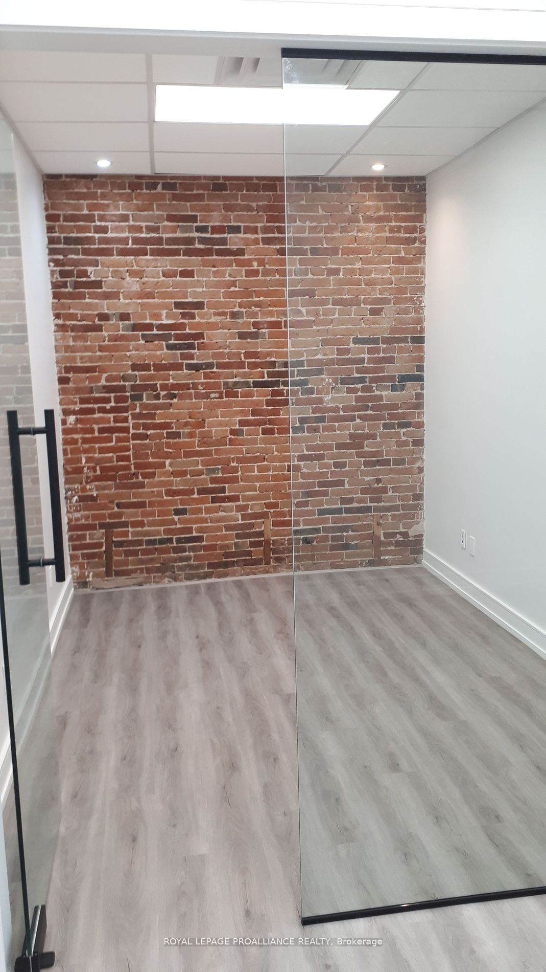 https://bt-photos.global.ssl.fastly.net/toronto/orig_boomver_1_X12784424-1.jpg