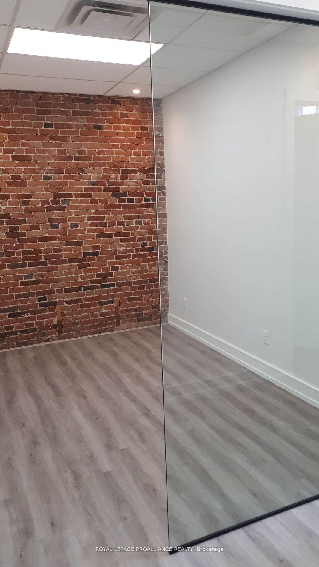 https://bt-photos.global.ssl.fastly.net/toronto/orig_boomver_1_X12784424-1.jpg