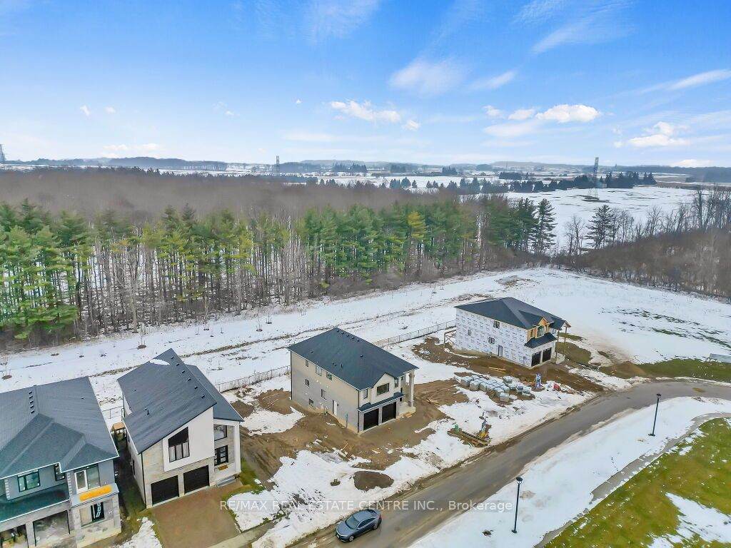 845 Darnley Boulevard - Photo 1