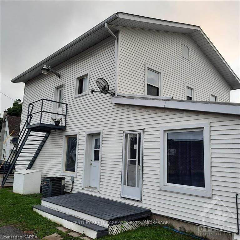 https://bt-photos.global.ssl.fastly.net/toronto/orig_boomver_1_X12854452-1.jpg
