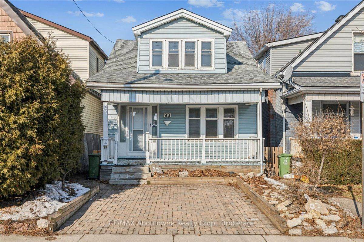 93 Graham Avenue - Photo 1