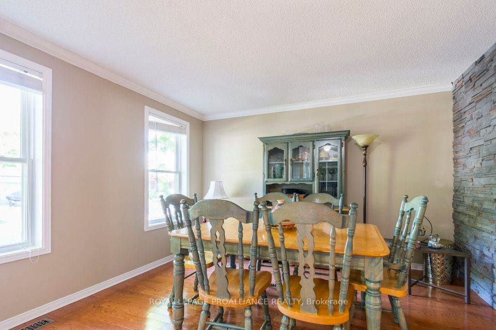 https://bt-photos.global.ssl.fastly.net/toronto/orig_boomver_1_X12948954-1.jpg