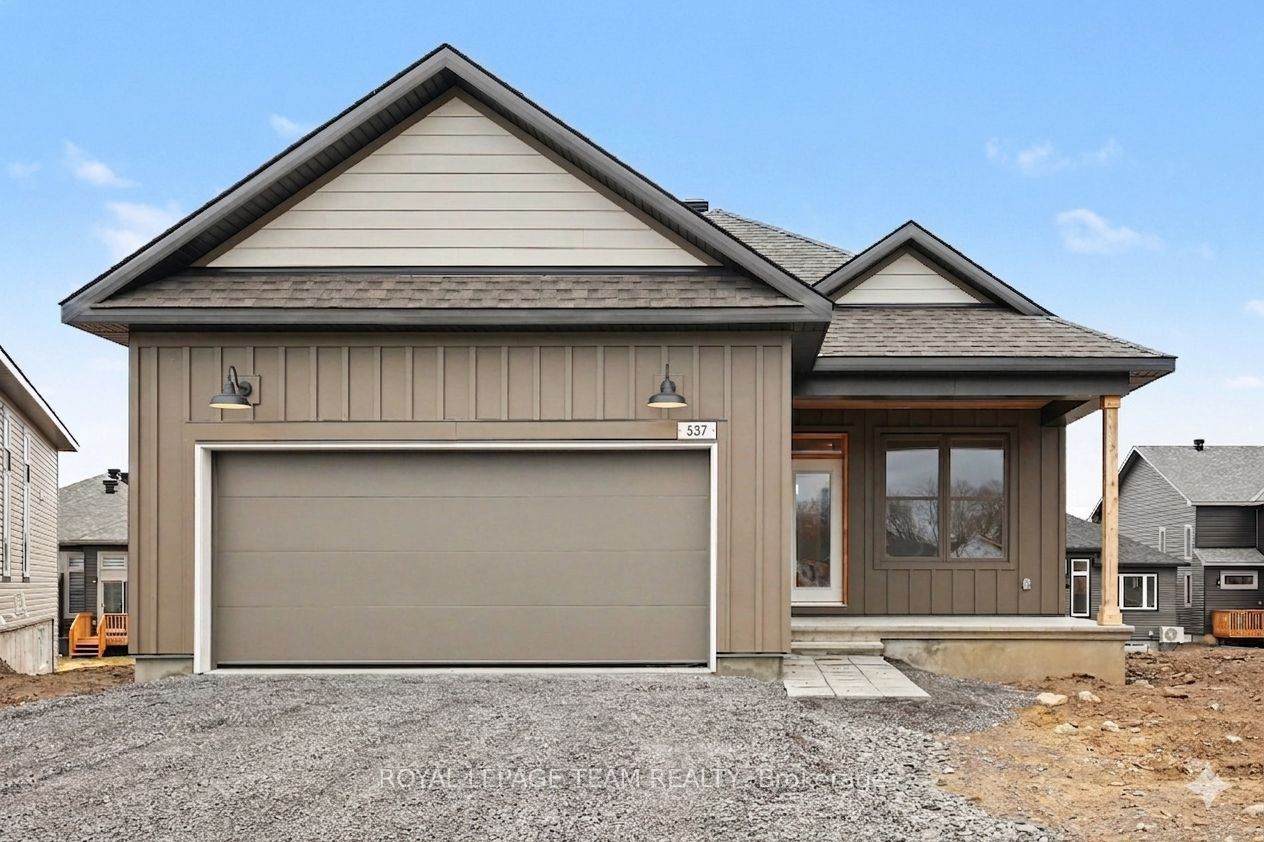 537 Swinley Crescent - Photo 1