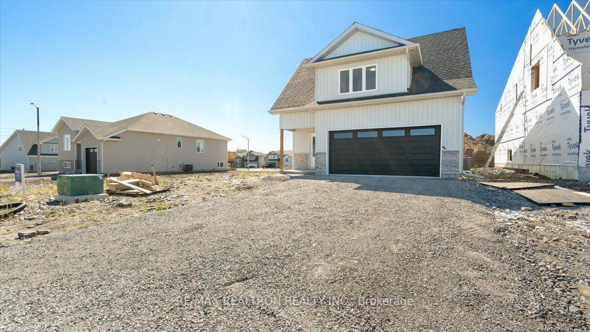 47 Summit Crescent - Photo 1