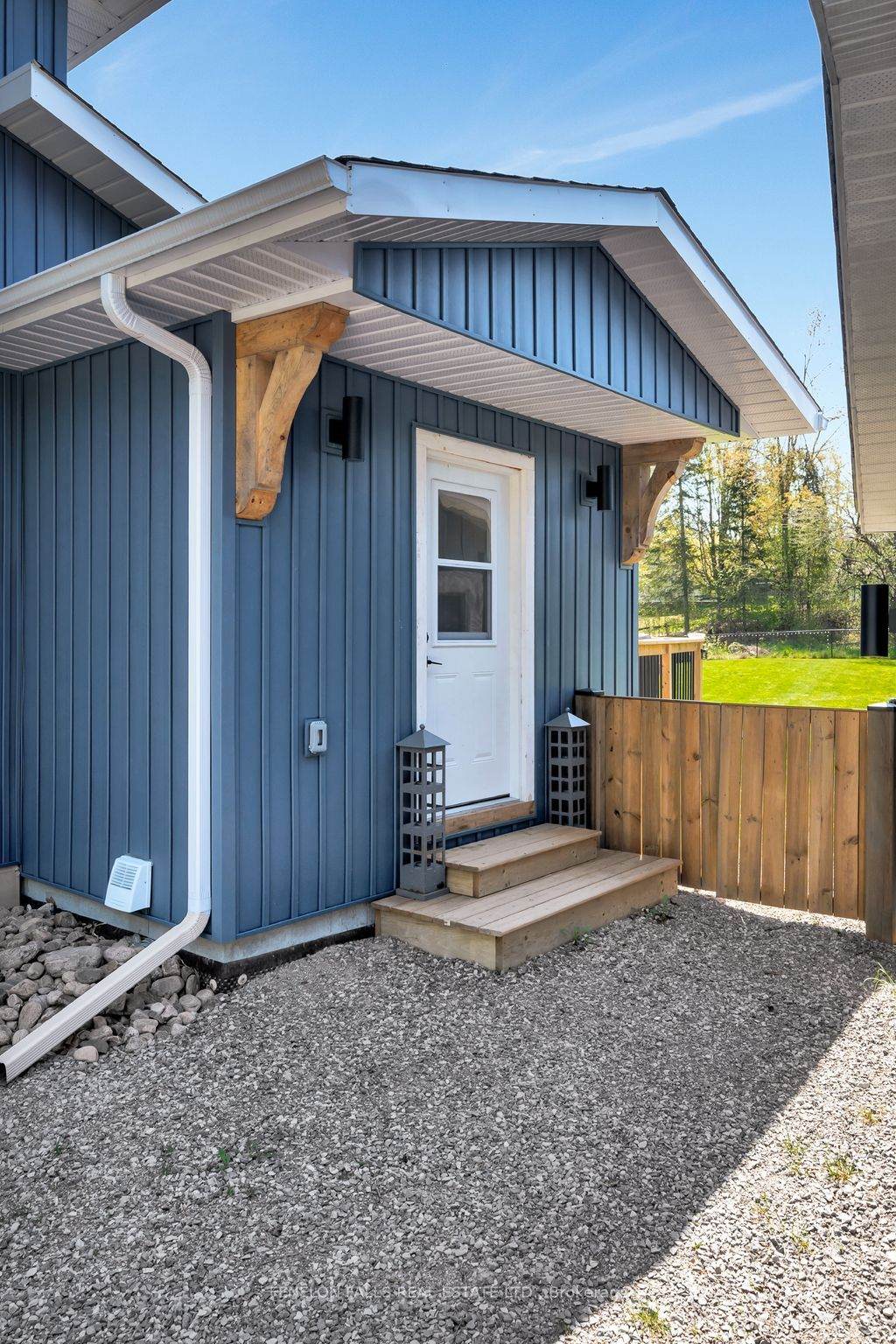 https://bt-photos.global.ssl.fastly.net/toronto/orig_boomver_1_X13059976-1.jpg