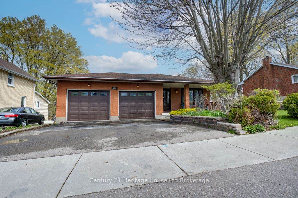 165 Park Row - Photo 1