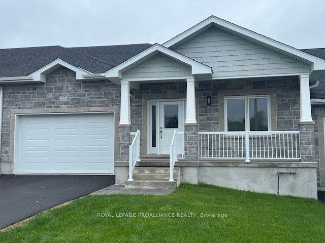 31 Douglas Marshall Crescent - Photo 1