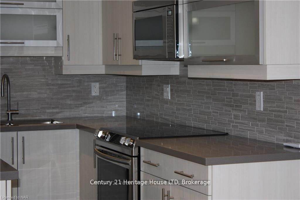 https://bt-photos.global.ssl.fastly.net/toronto/orig_boomver_1_X13416506-1.jpg